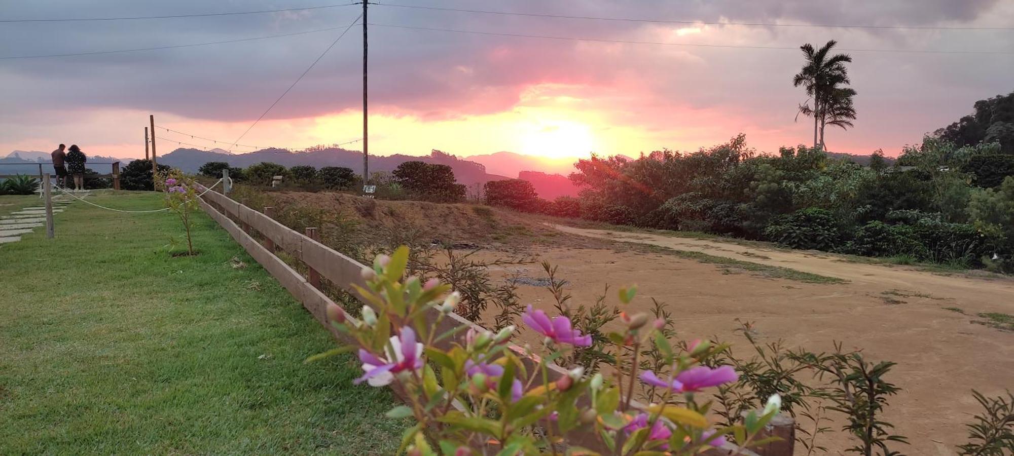 Chales Por Do Sol Caparao Velho ภายนอก รูปภาพ